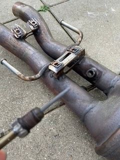 sensor penetrates more than half diameter into the pipe