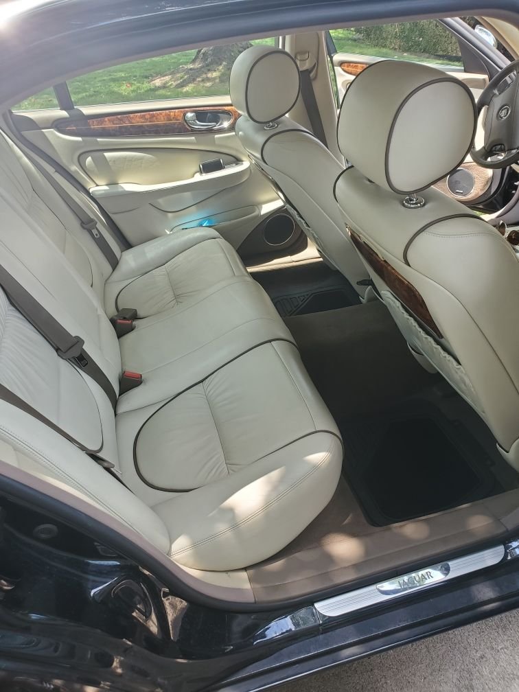 2006 Jaguar Vanden Plas - 06 Vanden Plas - Used - VIN SAJWA82B96SHO1223 - 82,000 Miles - 8 cyl - Automatic - Sedan - Black - Springfield, MO 65807, United States