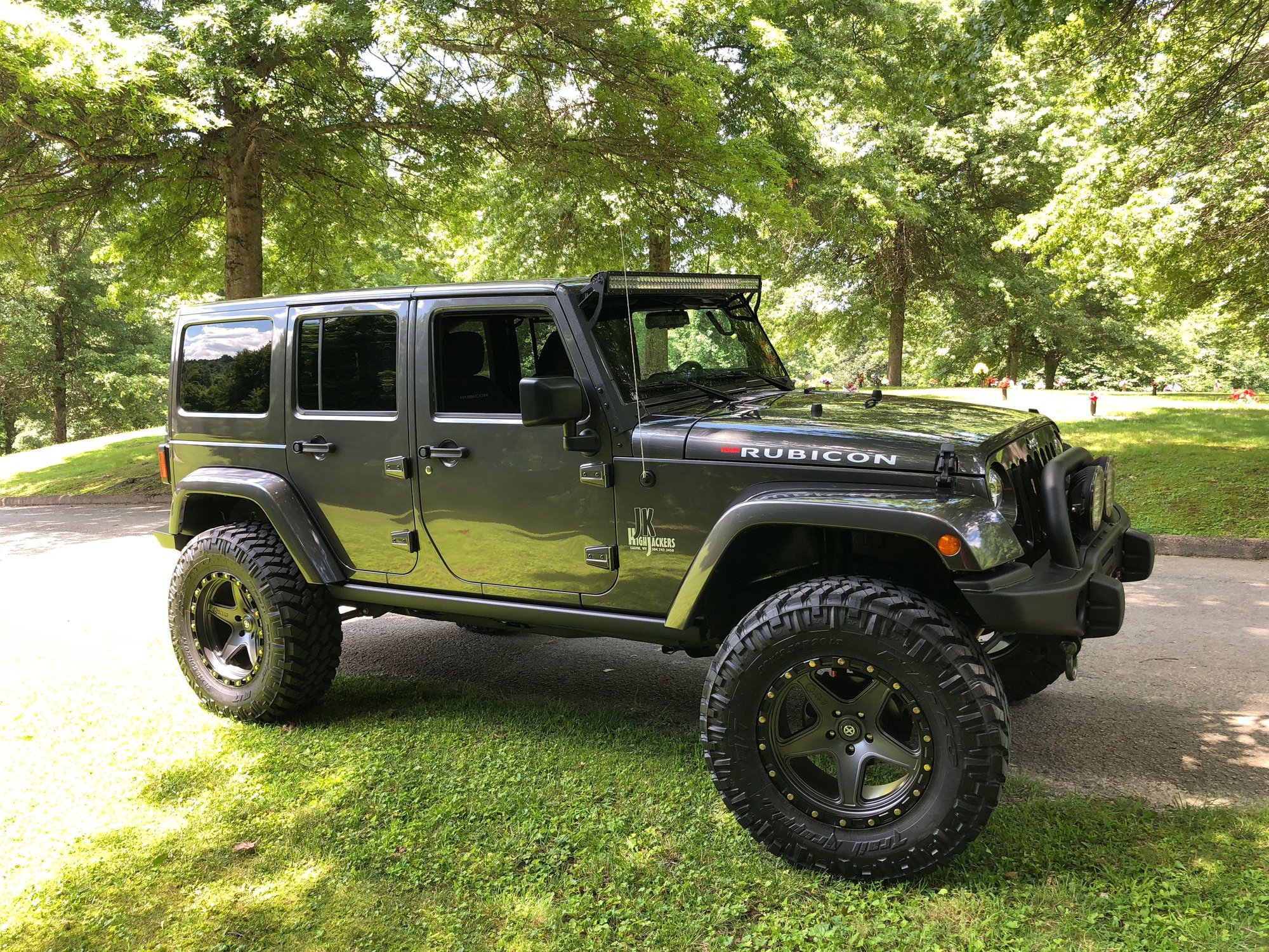 2017 Jeep Wrangler - 2017 Wrangler Rubicon - Used - VIN 1C4BJWFG0HL532288 - 3,000 Miles - 8 cyl - 4WD - Automatic - SUV - Gray - Calvin, WV 26660, United States