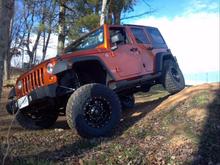 Rough Counrty 3.5 with 8 adj arms, disconnects, adj track bar