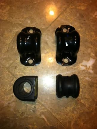 OEM 2012 4dr Sahara JK, Front swaybar brackets and rubber bushings. All have 8000 miles on them when uninstalled. No off-roading was done when installed. Almost perfect condition. $10 bucks each per bracket and bushing plus shipping.