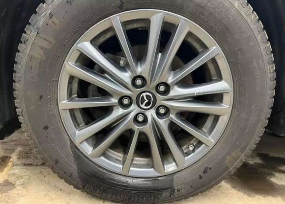 Does anyone know the color code of this rim? It’s a 2017 Touring. I need to find a touchup pen to use on some scratches on my rims.

Thanks. 