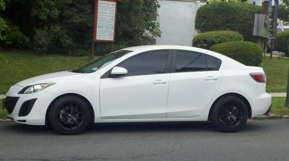 only one pic for now until i clean the car this weekend lol. but u can clearly see the difference not so ugly anymore : )