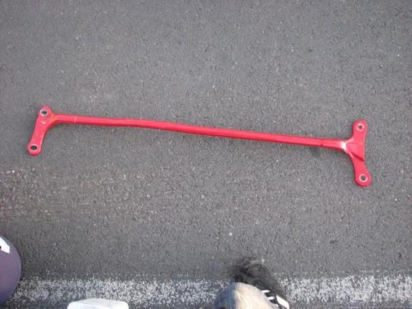 strut bar was red.couldnt stand it