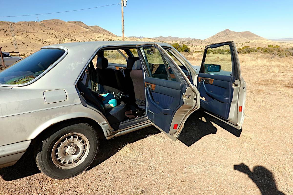1983 Mercedes-Benz 300SD - 1983 Mercedes 300SD for sale in Magdalena, NM - Used - VIN WDBCB20A4DB034799 - 313,459 Miles - 5 cyl - 2WD - Automatic - Sedan - Silver - Magdalena, NM 87825, United States
