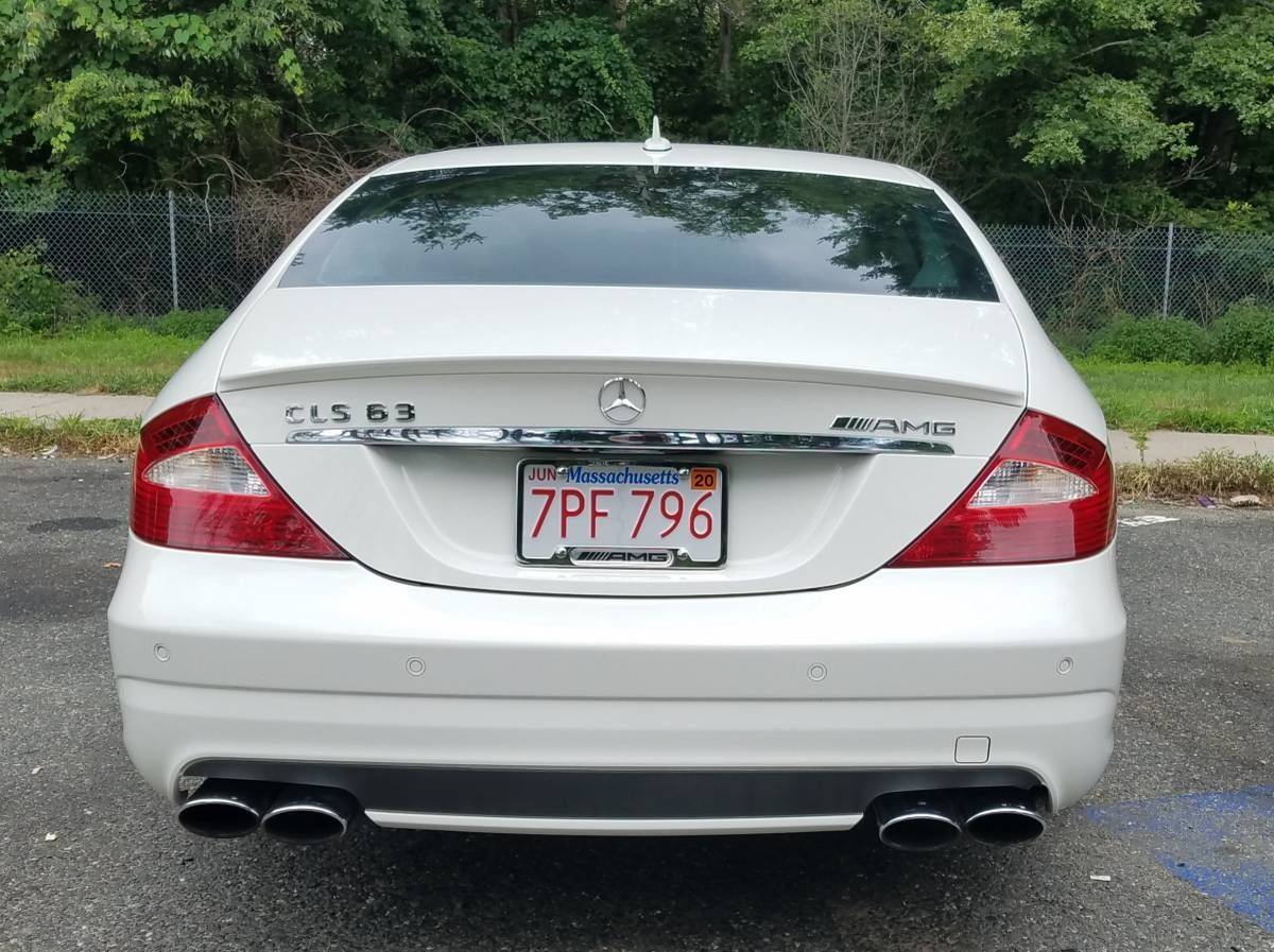 2007 Mercedes-Benz CLS63 AMG - 2007 Mercedes-Benz CLS-Class Amg - Used - VIN WDDDJ77XX7A094361 - 107,500 Miles - 8 cyl - 2WD - Automatic - Sedan - White - Boston, MA 01905, United States