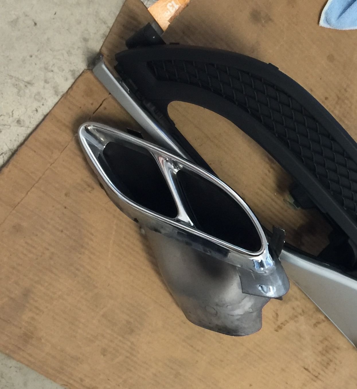 Engine - Exhaust - c450/43 oem genuine chrome exhaust tips (left and right side) - Used - 2016 to 2018 Mercedes-Benz C450 AMG - 2015 to 2018 Mercedes-Benz C300 - 2017 to 2018 Mercedes-Benz C43 AMG - Elk Grove, CA 95757, United States