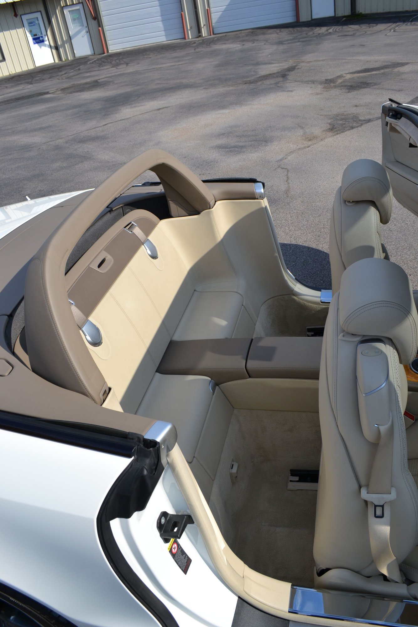 2007 Mercedes-Benz SL65 AMG - 2007 Mercedes Benz SL65 AMG Roadster, White/Tan, 81,000 Miles, $39K - Used - VIN WDBSK79FX7F131946 - 81,200 Miles - 12 cyl - 2WD - Automatic - Convertible - White - Hilo, HI 96720, United States