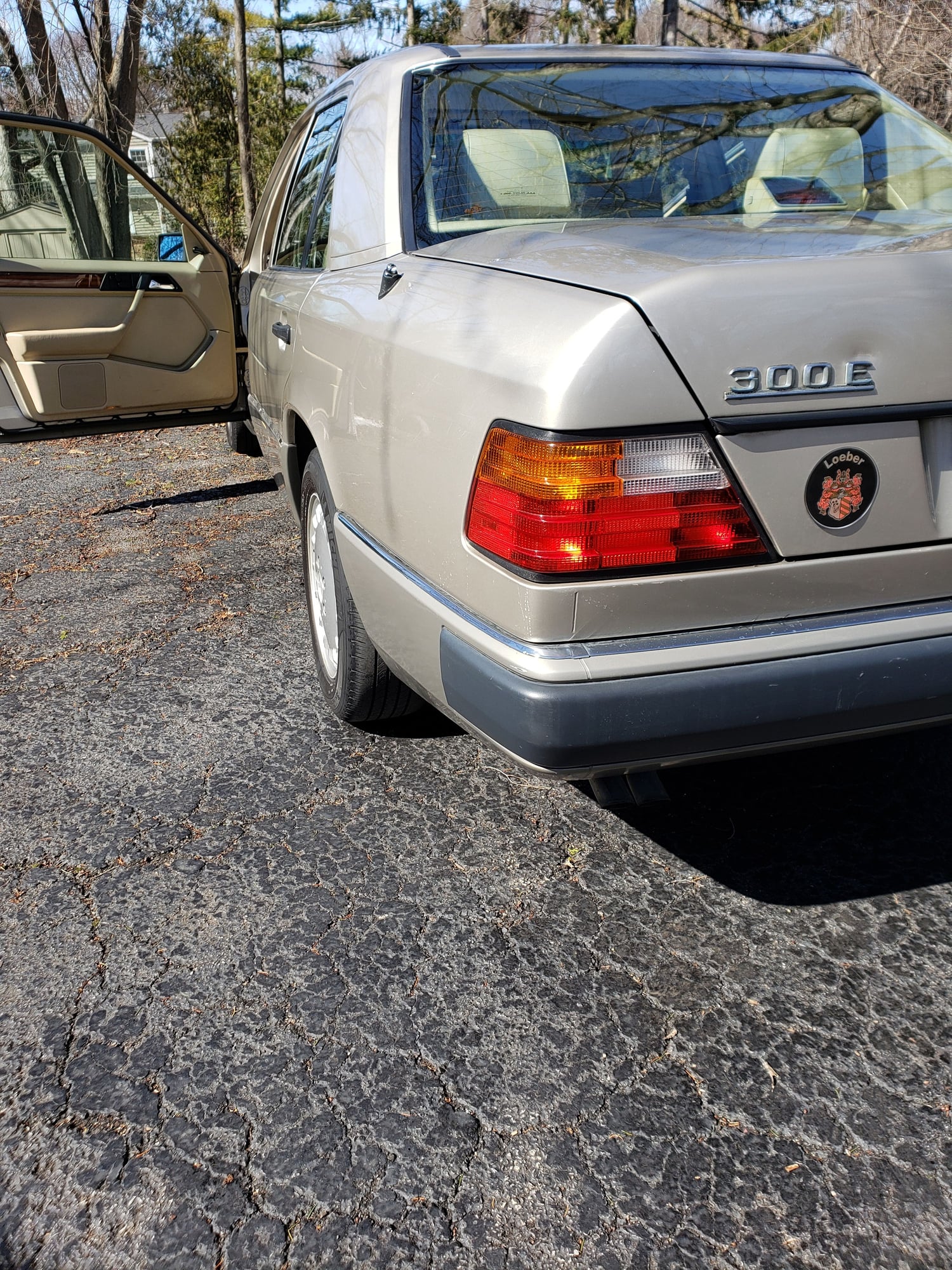 1992 Mercedes-Benz 300E - Low Miles on MB Classic - Used - VIN Wdbea26d1nb596044 - 137,000 Miles - 2 cyl - 2WD - Automatic - Sedan - Gold - Palatine, IL 60067, United States