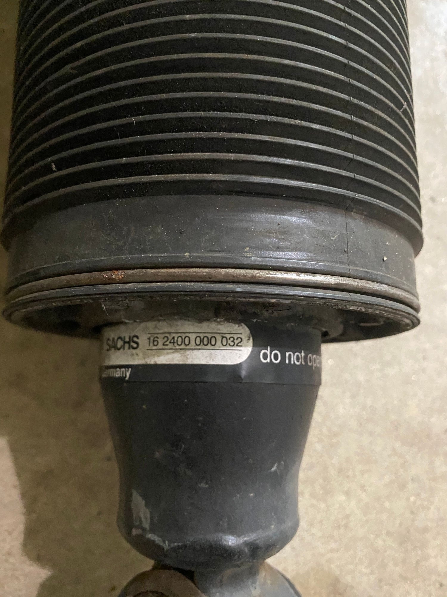 2005 Mercedes-Benz SL55 AMG - Set of 4 Used OEM AMG Air Struts Suspension - Steering/Suspension - $700 - Vienna, VA 22182, United States