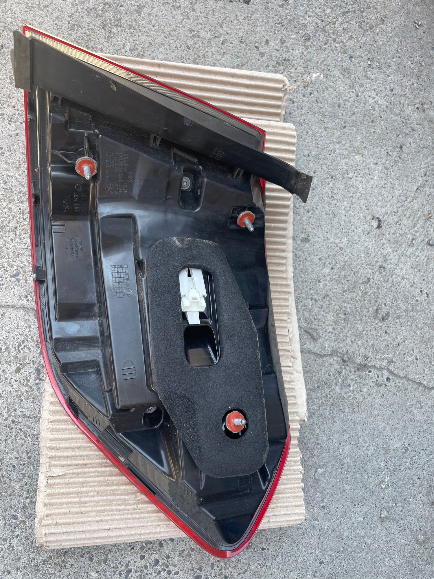 Lights - Mercedes S212 Wagon W212 Facelift outer tail lights - Used - 2014 to 2016 Mercedes-Benz E350 - 2014 to 2016 Mercedes-Benz E63 AMG - 2014 to 2016 Mercedes-Benz E-Class - Toronto, ON M5J2J1, Canada