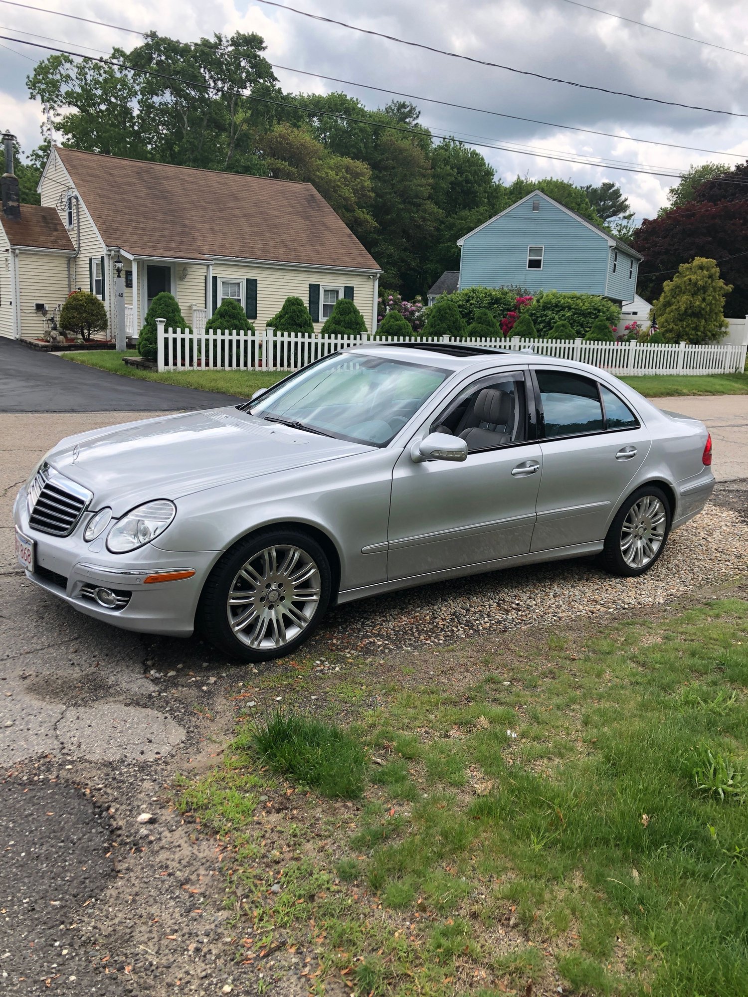 2007 Mercedes-Benz E550 - 2007 E550 4matic - Used - VIN Wdbuf90x57x223524 - 121,607 Miles - 8 cyl - AWD - Automatic - Sedan - Silver - South Easton, MA 02375, United States