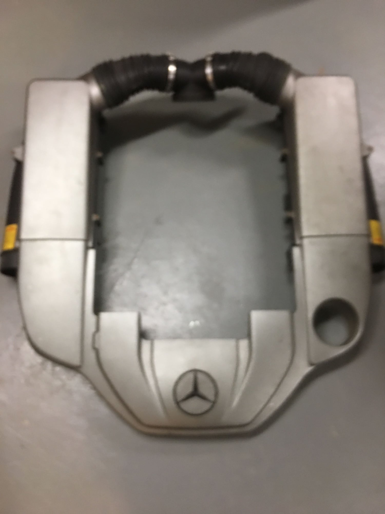 Engine - Intake/Fuel - M113k intake and front cover - Used - 2000 to 2010 Mercedes-Benz All Models - Milwaukee, WI 53225, United States