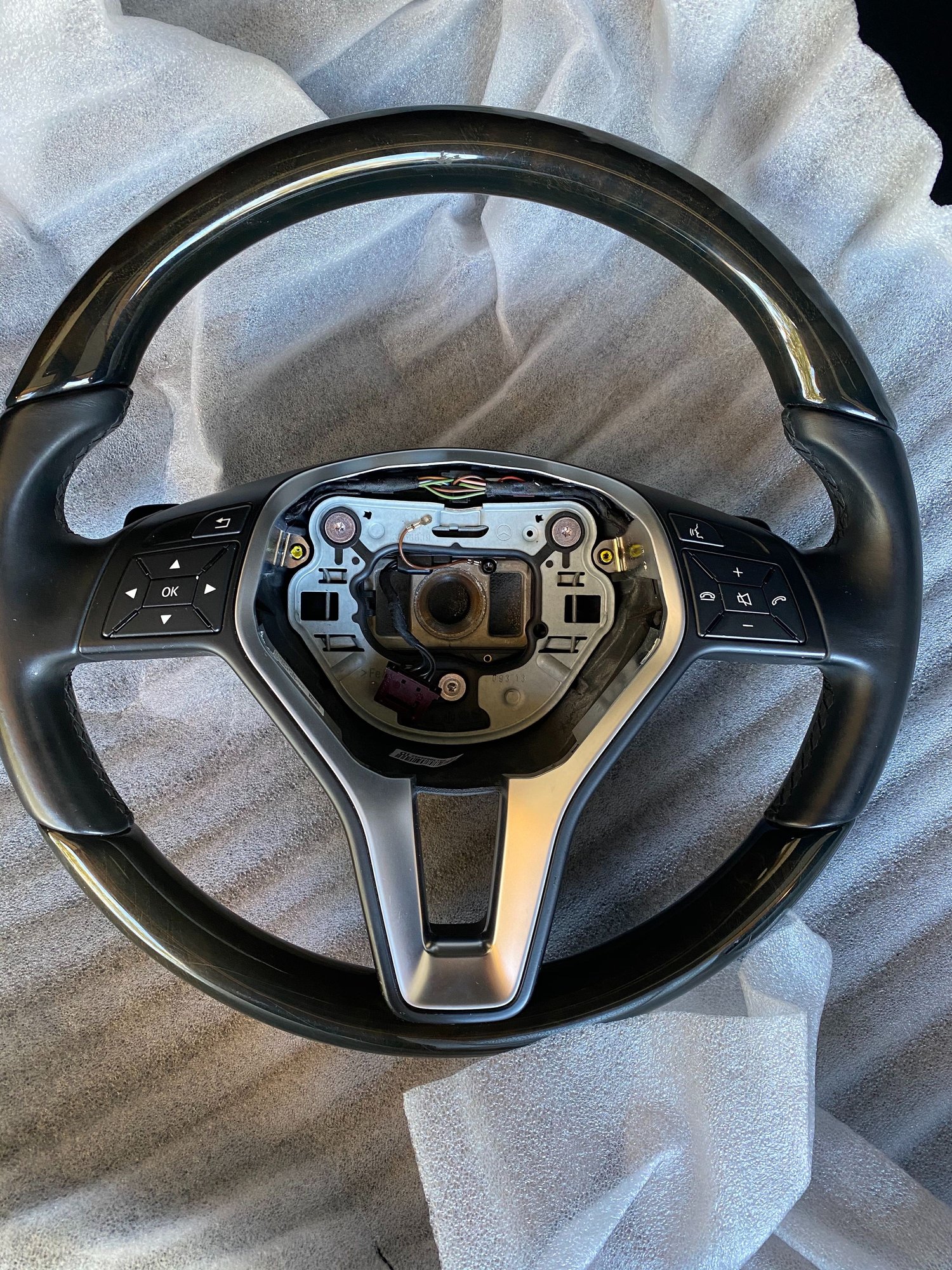 Interior/Upholstery - W212 & W218 Leather & Wood Sport Steering Wheel - Used - 2010 to 2015 Mercedes-Benz E550 - 2012 to 2015 Mercedes-Benz CLS550 - Monterey, CA 93906, United States
