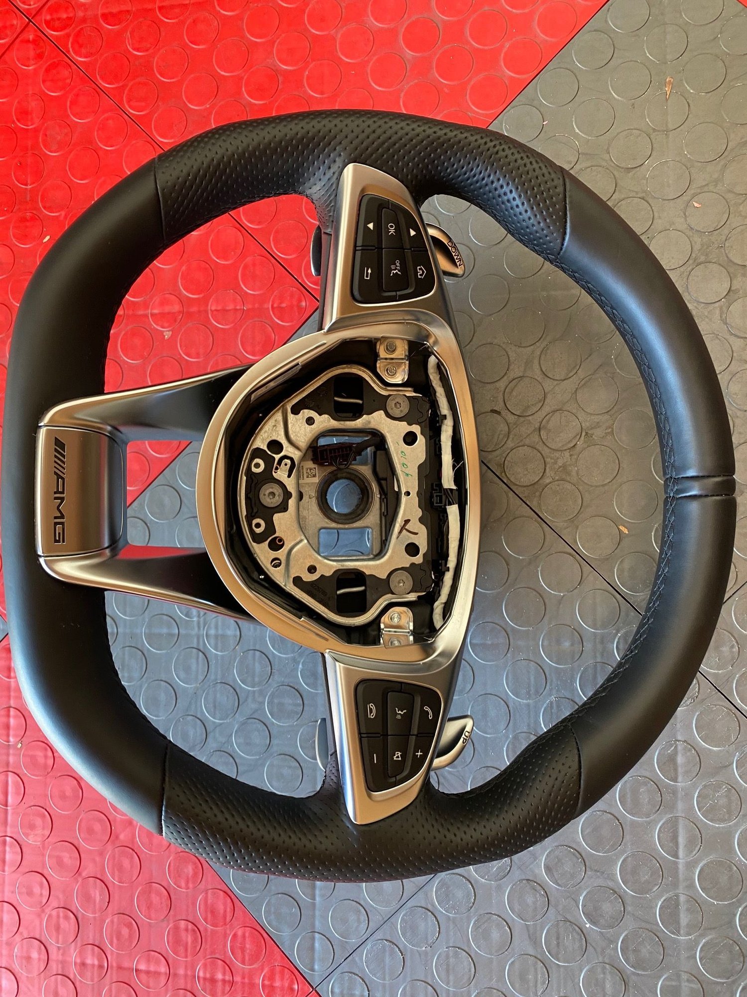 Steering/Suspension - MERCEDES BENZ AMG W205 Leather STEERING WHEEL W/ SWITCH BUTTON OEM - Used - San Ramon, CA 94582, United States