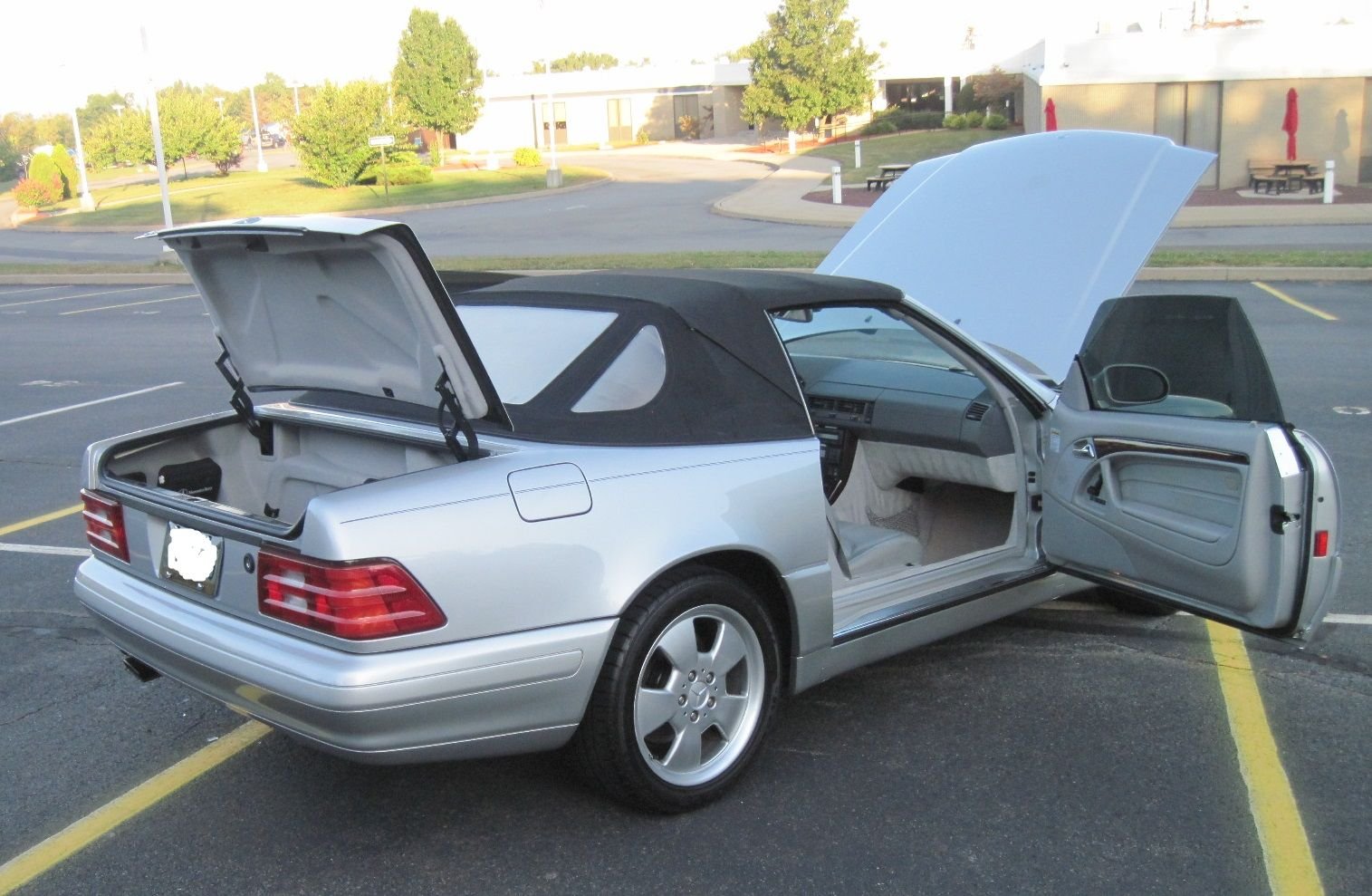 1999 Mercedes-Benz SL500 - FS: 1999 Mercedes-Benz SL 500 Roadster - MINT SHOWROOM CONDITION W/ LOW MILES! - Used - VIN WDBFA68F2XF186701 - Wilkes-Barre, PA 18711, United States