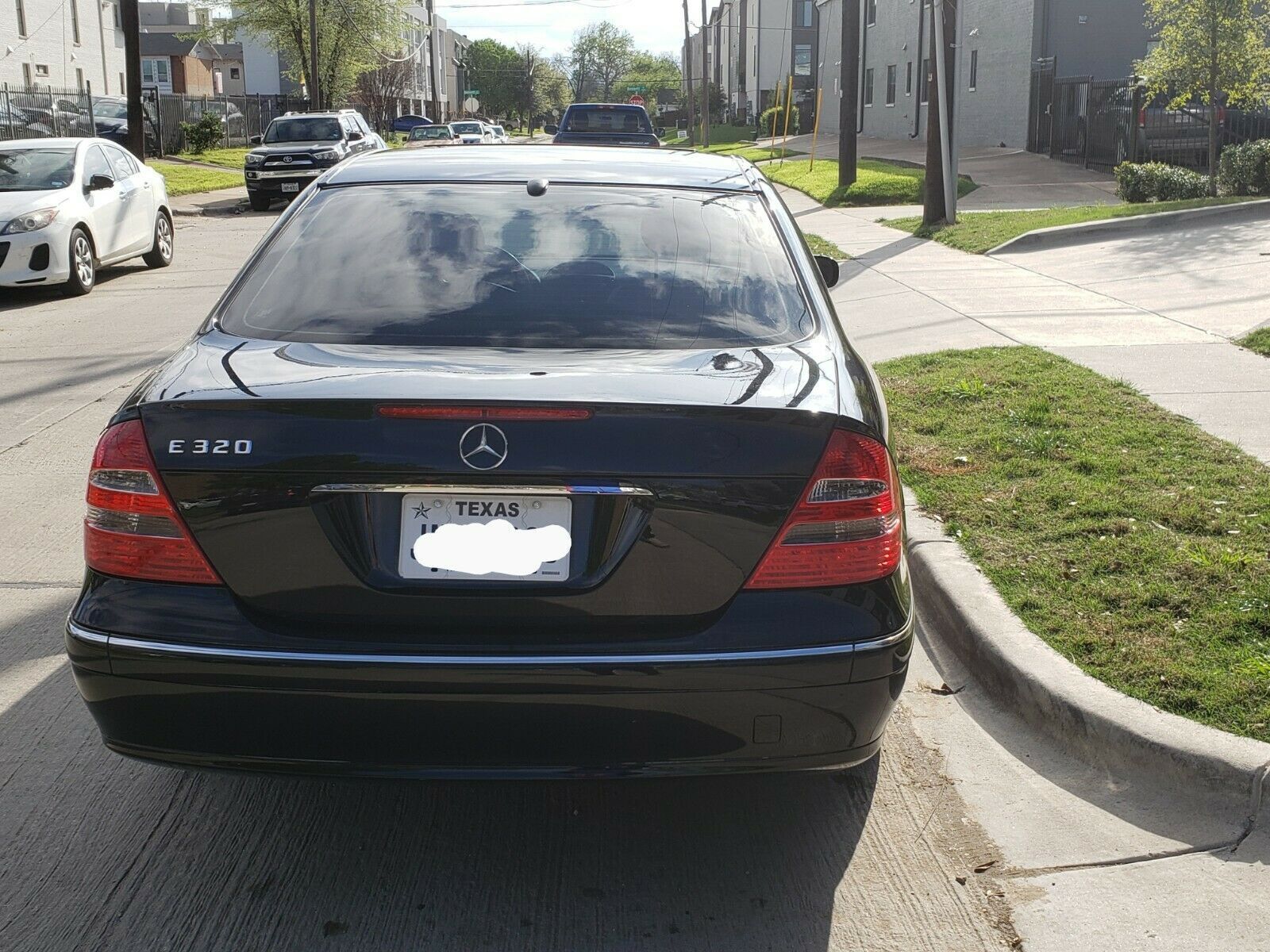 2004 Mercedes-Benz E320 - 2004 Mercedes E320 - excellent condition, low miles, clean title! - Used - VIN WDBUF65J34A511351 - 117,000 Miles - 6 cyl - 2WD - Automatic - Sedan - Black - Dallas, TX 75206, United States