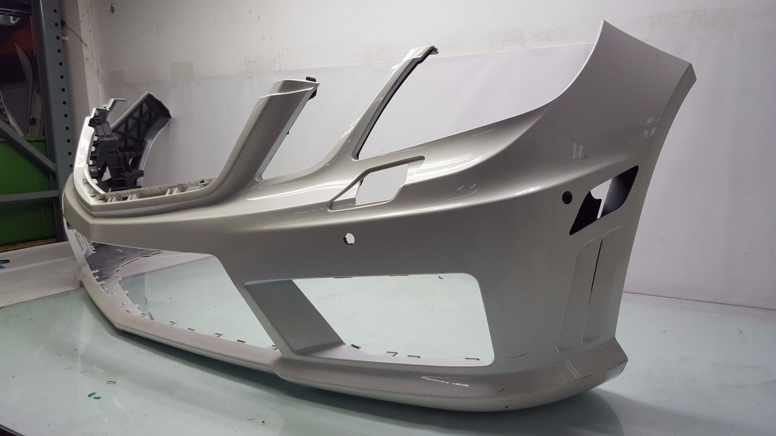 Exterior Body Parts - 2010-2013 MERCEDES W212 E-CLASS E63 AMG SPORT FRONT BUMPER COVER W/ PDC OEM - Used - 2010 to 2013 Mercedes-Benz E63 AMG - Sacramento, CA 95691, United States