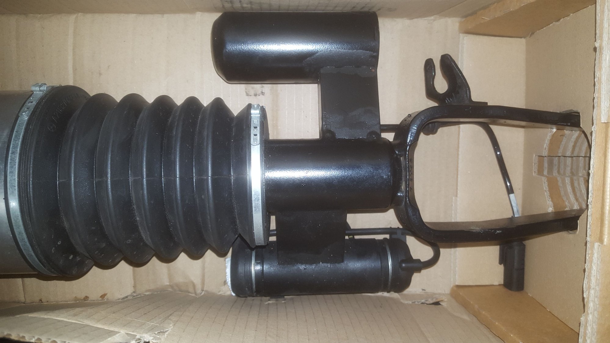 Steering/Suspension - Almost New Air Strut For Sale. - Used - 2004 Mercedes-Benz E500 - Bronx/brooklyn/queens/manhattan, NY 11226, United States