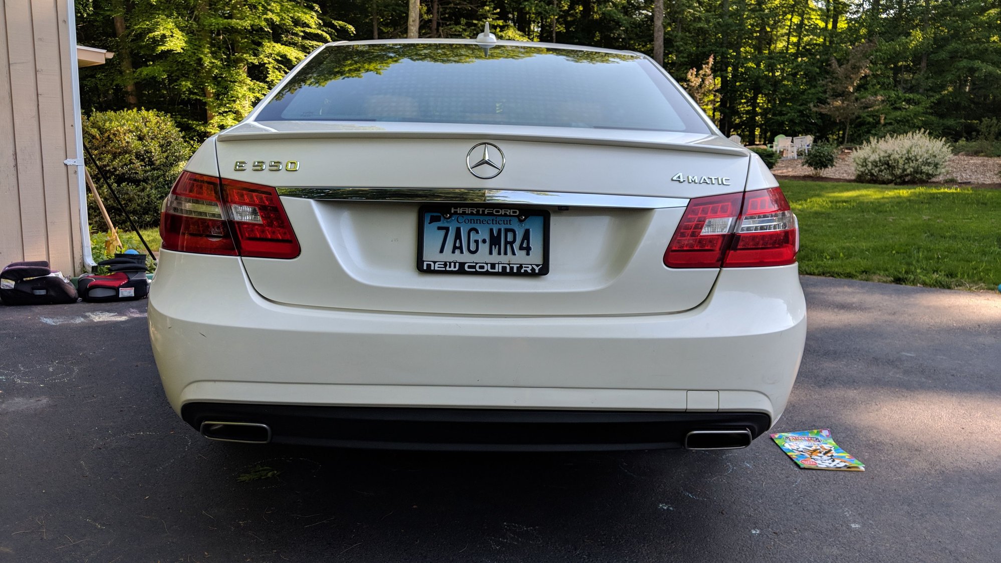 2011 Mercedes-Benz E550 - 2011 E550 4MATIC - Used - VIN WDDHF9AB2BA362209 - 162,000 Miles - 8 cyl - AWD - Automatic - Sedan - White - Guilford, CT 06437, United States