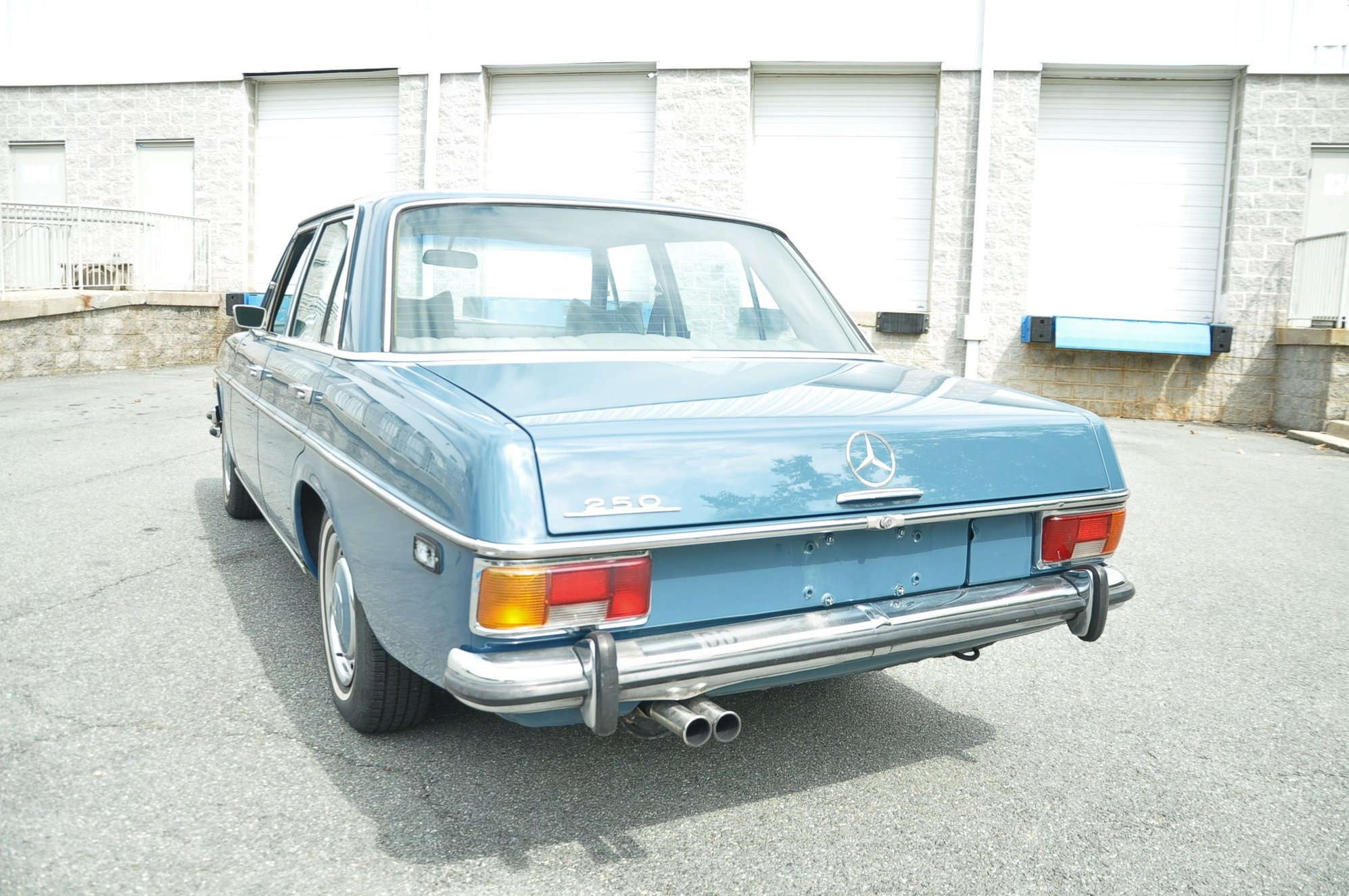 1971 Mercedes-Benz 250 - Very clean and good looking driver - Used - VIN ZARBA541861040083 - 104,000 Miles - 6 cyl - 2WD - Automatic - Sedan - Blue - Silver Spring, MD 20906, United States