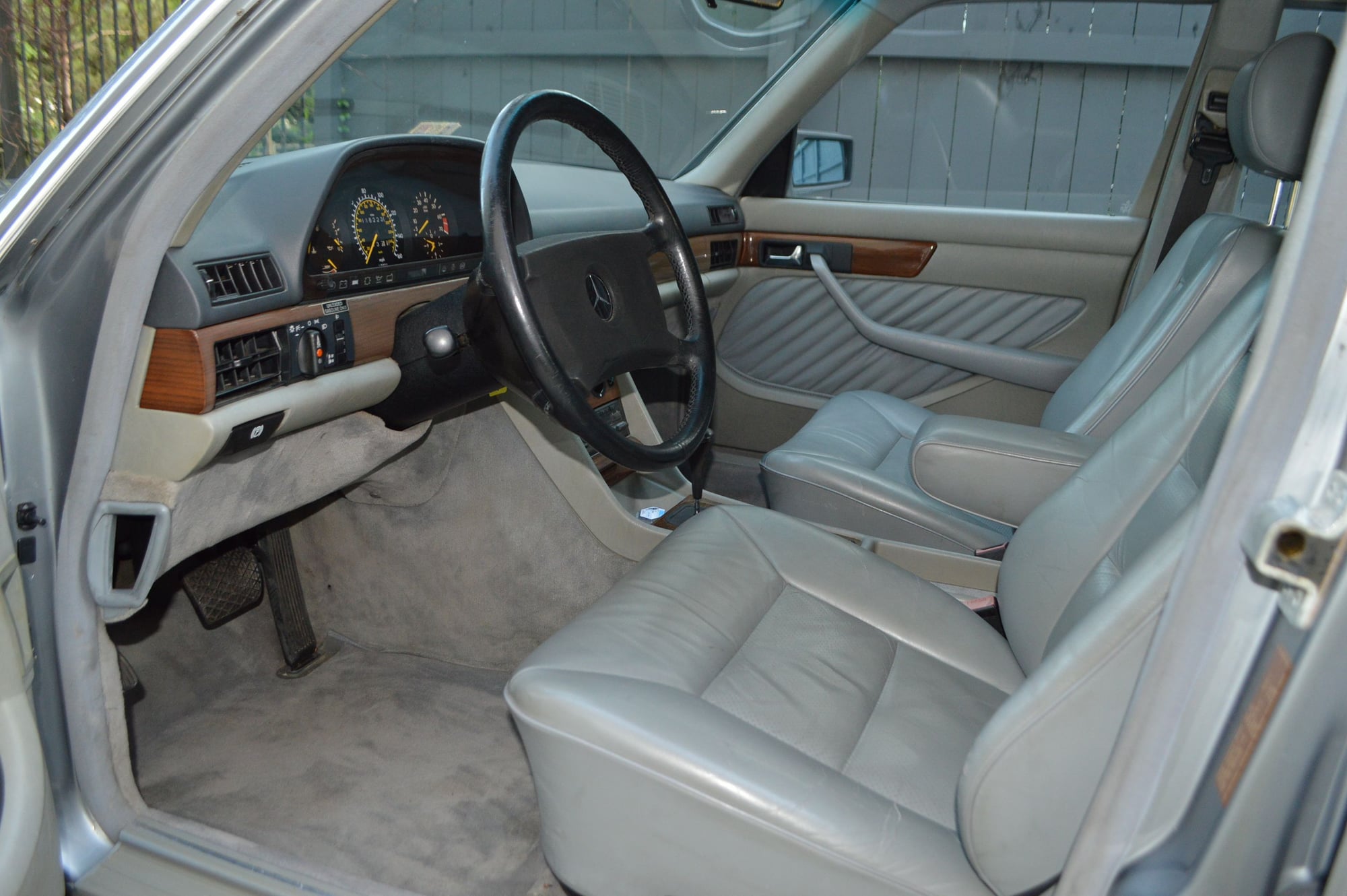 1989 Mercedes-Benz 300SE - 1989 260SE on BringaTrailer.com - Used - VIN WDB1260201A515767 - 116,500 Miles - 6 cyl - 2WD - Automatic - Sedan - Gray - Houston, TX 77005, United States
