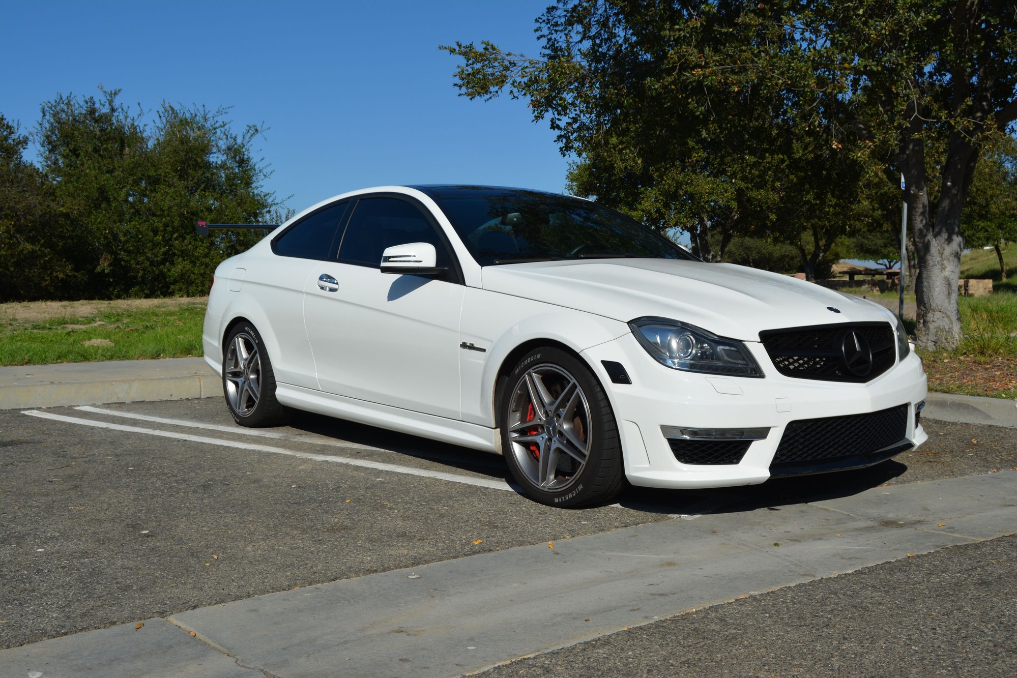 2013 Mercedes-Benz C63 AMG - C63 coupe 53kmiles P31 with LSD - Used - VIN WDDGJ7HB4DG051093 - 53,000 Miles - 8 cyl - 2WD - Automatic - Coupe - White - Irvine, CA 92612, United States