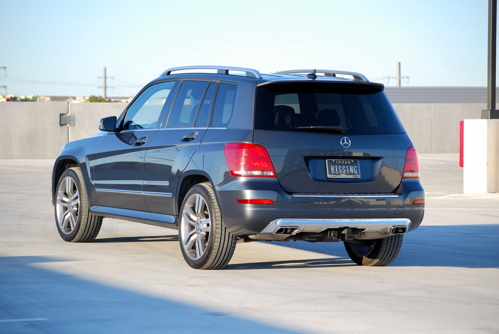 2014 Mercedes-Benz GLK350 - 2014 Mercedes GLK350 4MATIC - LOADED!!! - Used - VIN WDCGG8JB7EG255245 - 78,300 Miles - 6 cyl - AWD - Automatic - SUV - Gray - Dallas, TX 75013, United States