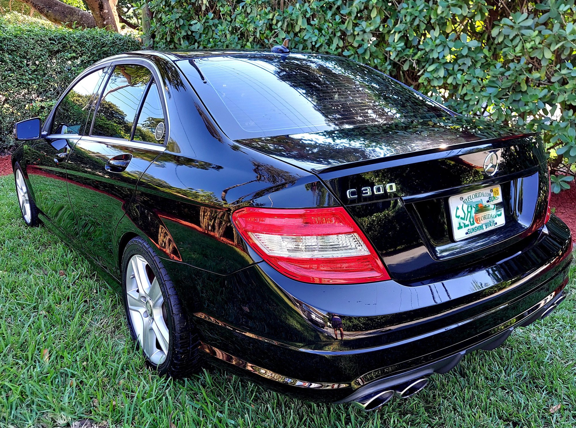 2010 Mercedes-Benz C300 - C300 2010 MANUAL TRANSMISSION - Used - VIN WDDGF5EB0AR114104 - 6 cyl - 2WD - Manual - Sedan - Black - South Miami, FL 33155, United States