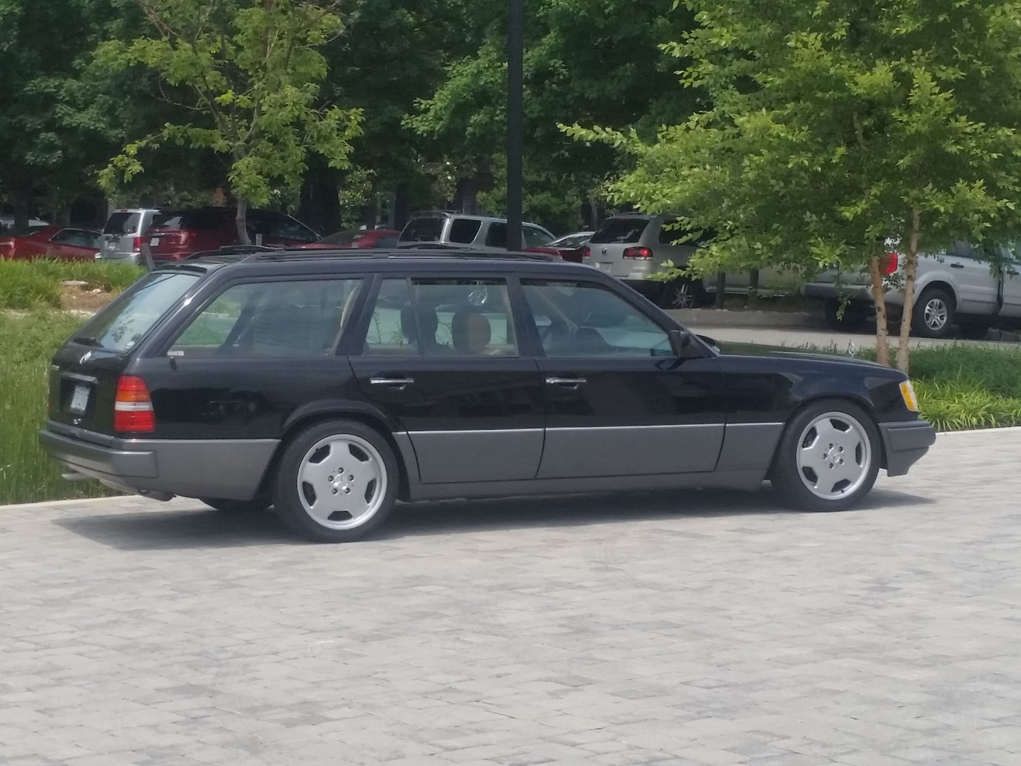 1995 Mercedes-Benz E320 - 1995 W124 E320 wagon 197k $4100 - Used - VIN WDBEA92E8SF322593 - 197,400 Miles - 6 cyl - 2WD - Automatic - Wagon - Black - Richmond, VA 23225, United States