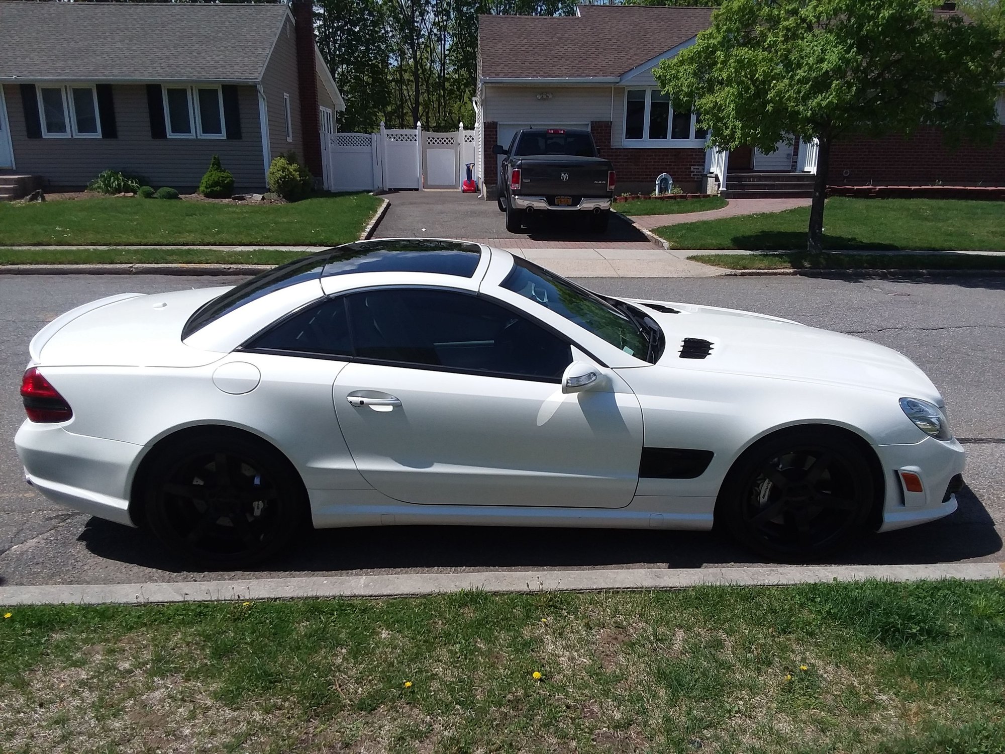 2007 Mercedes-Benz SL550 - 07 SL550 DESIGNO ROADSTER CONVERTED 2011 SL63 AMG BODY-BRAKES-EXHAUST WHITE W/WHITE - Used - VIN WDBSK71F77F133374 - 77,000 Miles - 8 cyl - 2WD - Automatic - Convertible - White - Syosset, NY 11791, United States