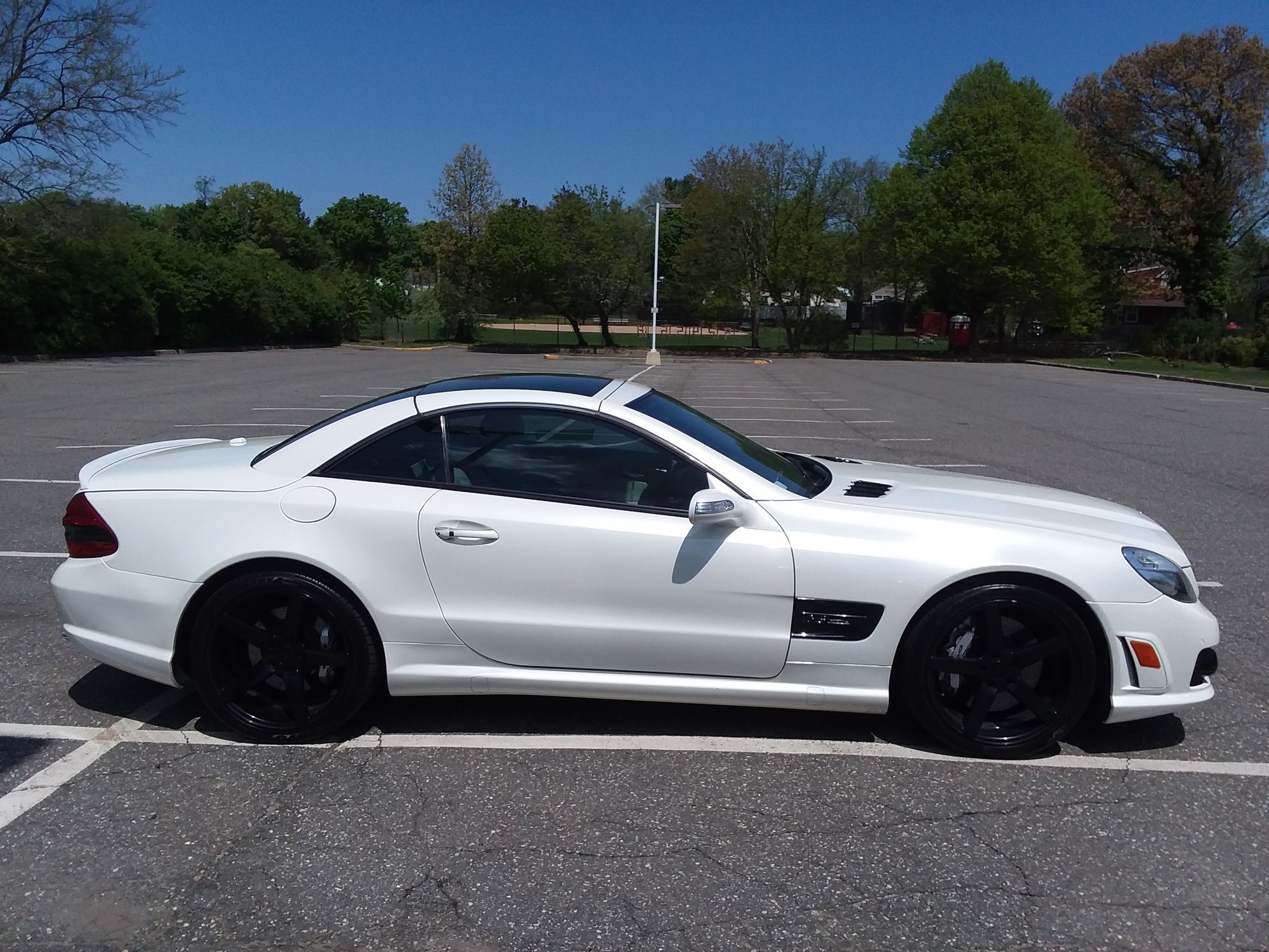 2007 Mercedes-Benz SL550 - 07 SL550 DESIGNO ROADSTER CONVERTED 2011 SL63 AMG BODY-BRAKES-EXHAUST WHITE W/WHITE - Used - VIN WDBSK71F77F133374 - 77,000 Miles - 8 cyl - 2WD - Automatic - Convertible - White - Syosset, NY 11791, United States