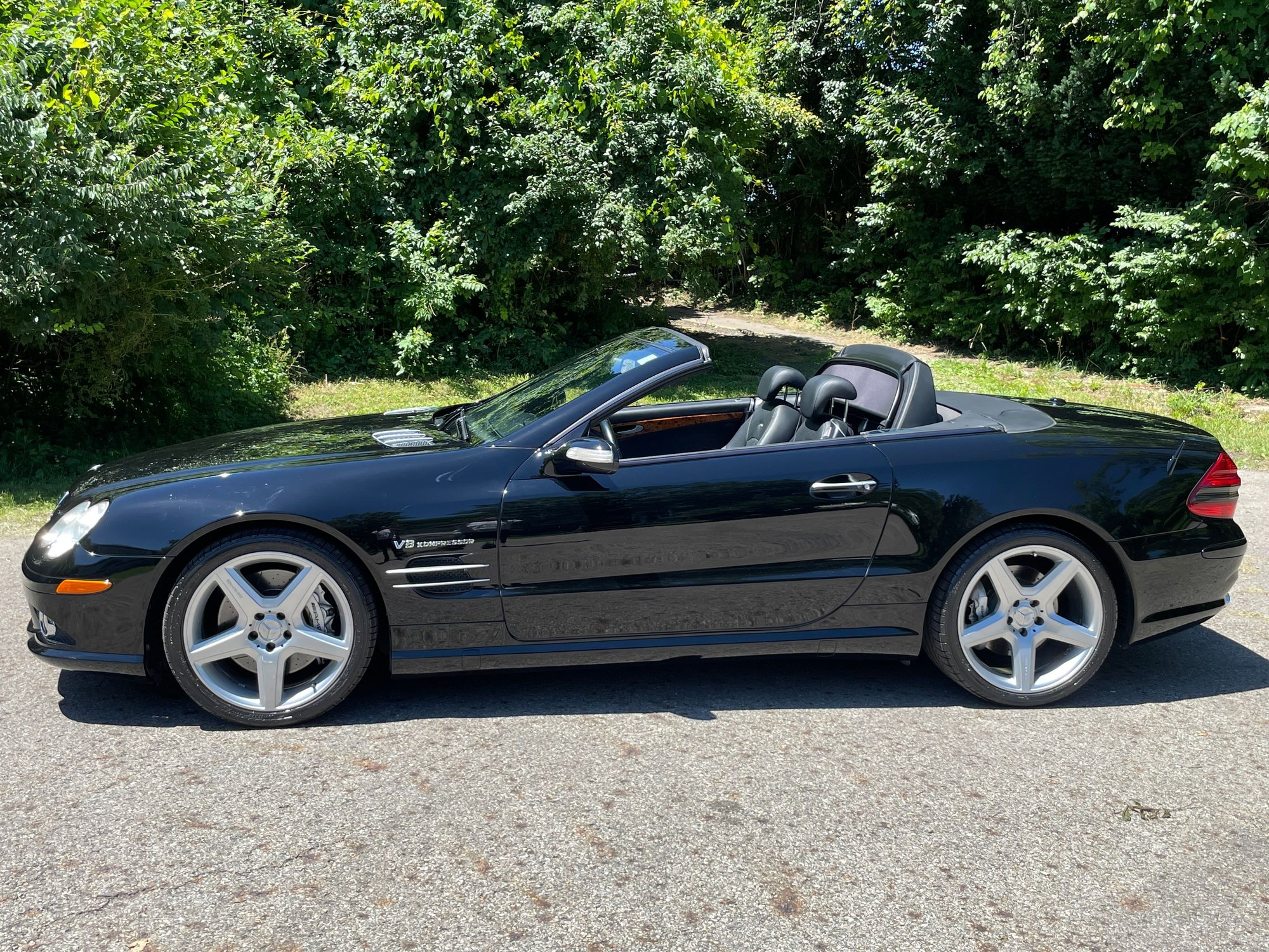 2007 Mercedes-Benz SL55 AMG - 2007 MERCEDES AMG SL55 $25K - Used - VIN WDBSK72F77F125175 - 93,727 Miles - 8 cyl - 2WD - Automatic - Convertible - Black - Columbus, OH 43219, United States