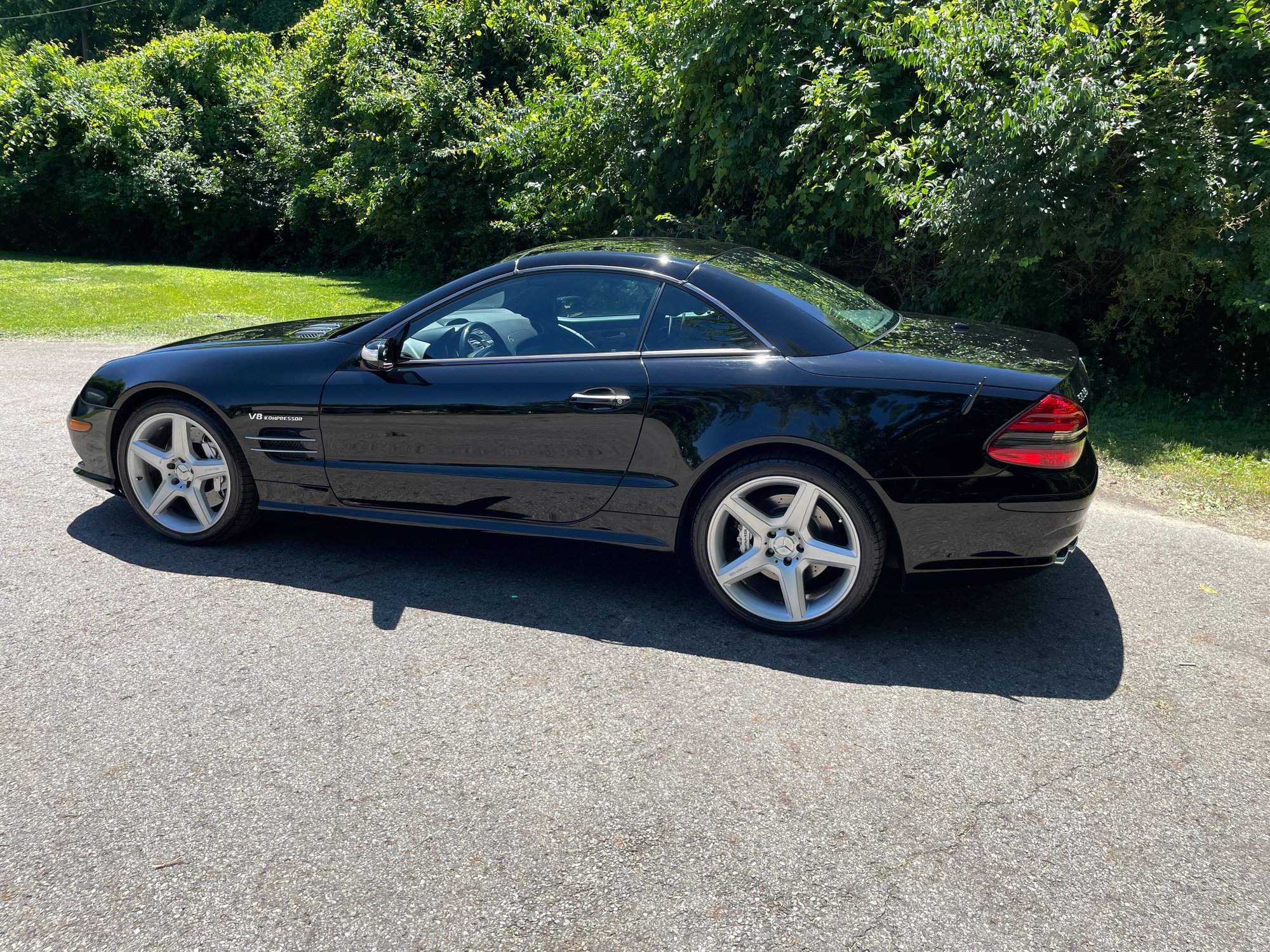 2007 Mercedes-Benz SL55 AMG - 2007 MERCEDES AMG SL55 $25K - Used - VIN WDBSK72F77F125175 - 93,727 Miles - 8 cyl - 2WD - Automatic - Convertible - Black - Columbus, OH 43219, United States