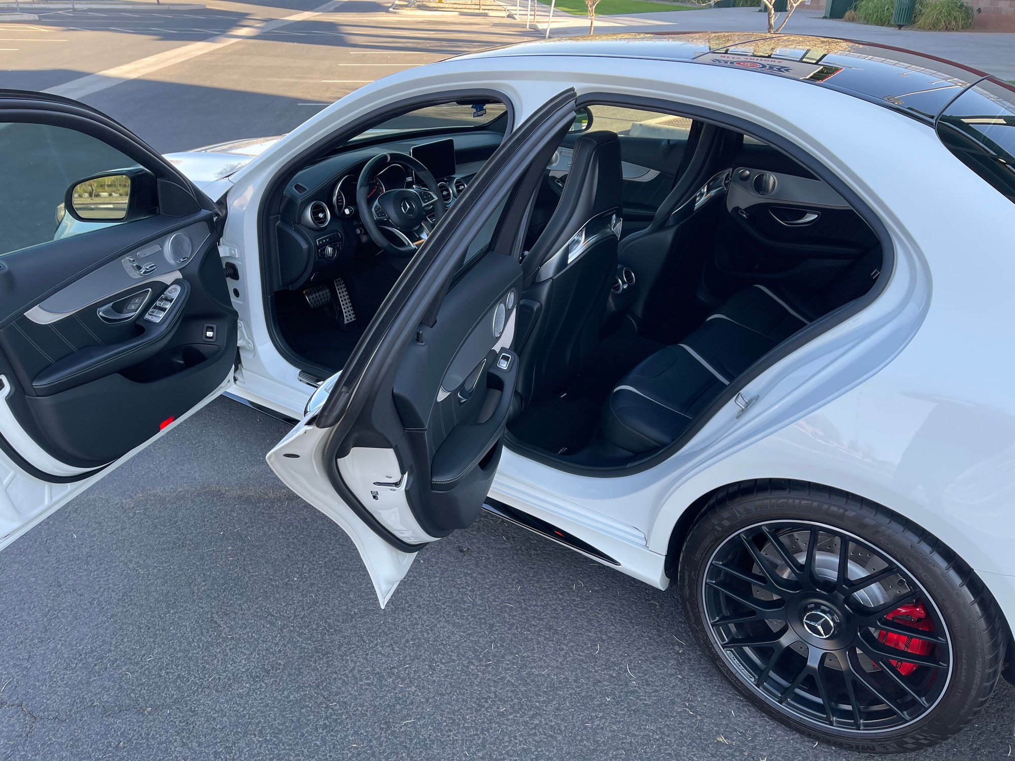 2018 Mercedes-Benz C63 AMG S - 2018 Mercedes Benz C63S AMG - Used - VIN 55SWF8HB9JU247919 - 32,256 Miles - 8 cyl - 2WD - Automatic - Sedan - White - Tempe, AZ 85281, United States