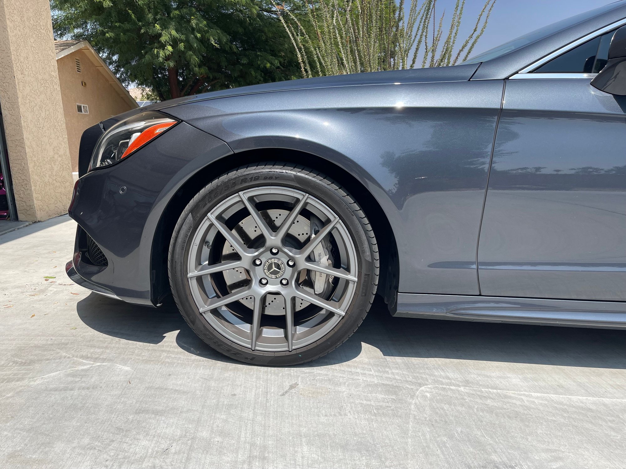 2015 Mercedes-Benz CLS550 - Mercedes Benz 2015 W218 CLS550 RWD 9speed auto Gray-M Black leather very clean - Used - VIN WDDLJ7DB9FA149370 - 59,200 Miles - 8 cyl - 2WD - Automatic - Sedan - Black - Yucca Valley, CA 92284, United States