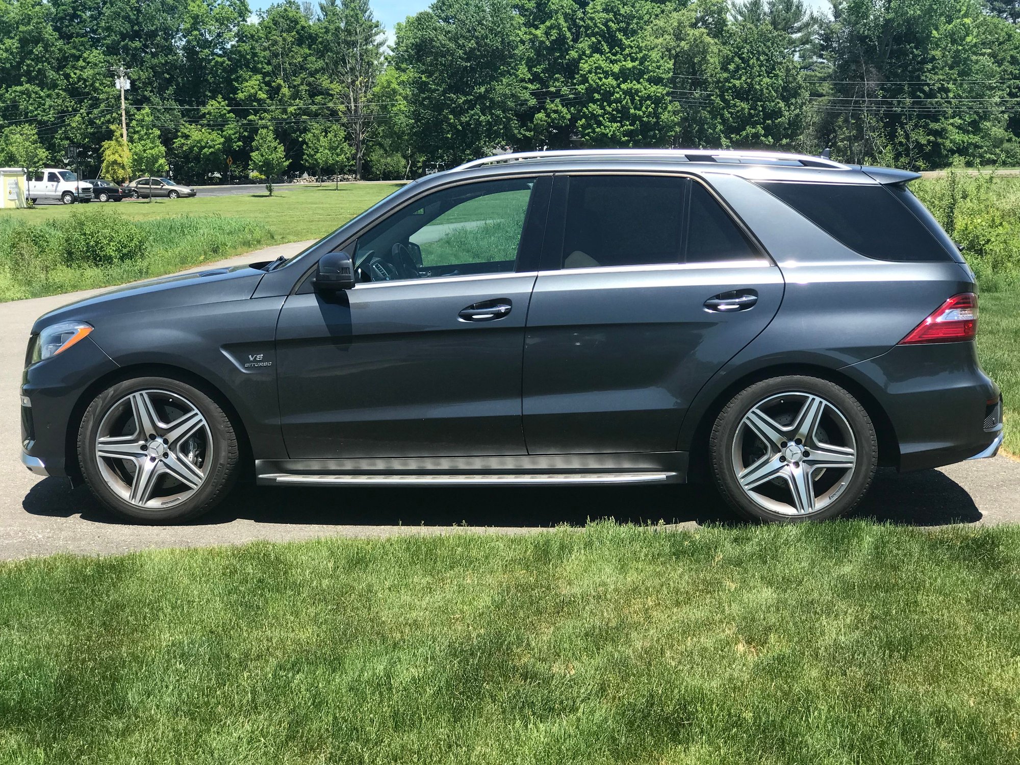 2012 Mercedes-Benz ML63 AMG - 2012 ML63 - Used - VIN 4jgda7eb3ca042917 - 62,000 Miles - 8 cyl - AWD - Automatic - SUV - Gray - Bow, NH 03304, United States