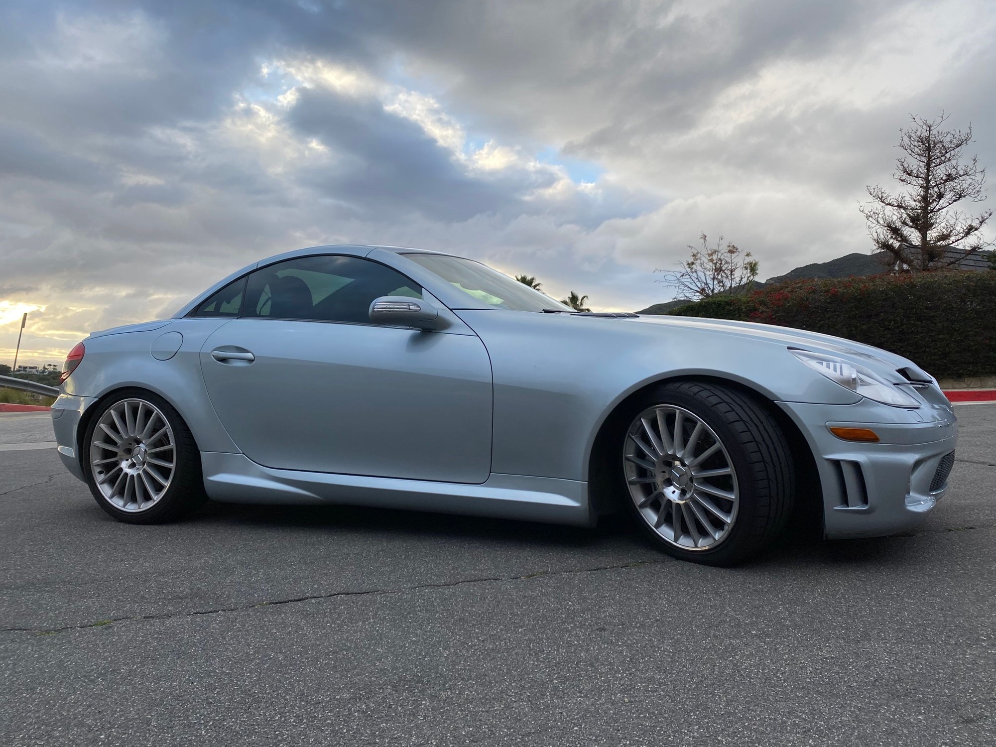2005 Mercedes-Benz SLK55 AMG - SoCal - 2005 Mercedes Benz SLK55 AMG - 51k Miles - Mint - Used - VIN WDBWK73F75F054413 - 51,500 Miles - 8 cyl - 2WD - Automatic - Convertible - Silver - Glendale, CA 91208, United States
