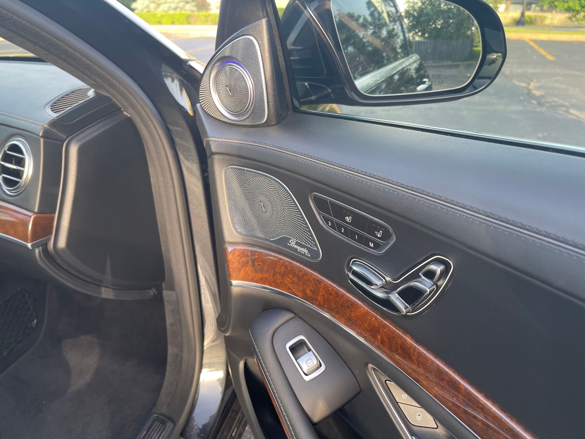 2015 Mercedes-Benz S550 - 2015 S550 4MATIC - Used - VIN WDDUG8FB2FA188842 - 77,000 Miles - 8 cyl - AWD - Automatic - Sedan - Black - Chicago, IL 60645, United States