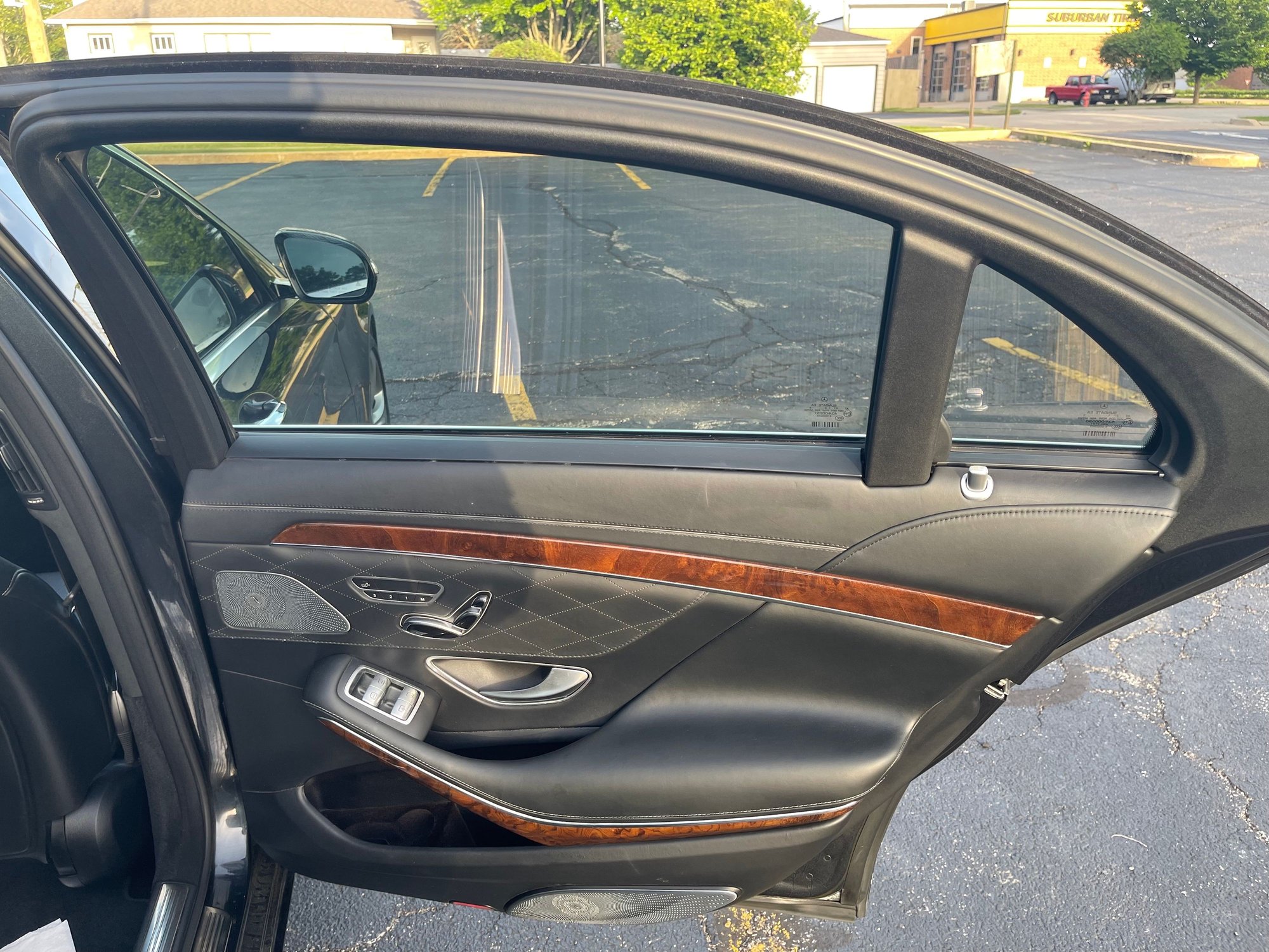 2015 Mercedes-Benz S550 - 2015 S550 4MATIC - Used - VIN WDDUG8FB2FA188842 - 77,000 Miles - 8 cyl - AWD - Automatic - Sedan - Black - Chicago, IL 60645, United States