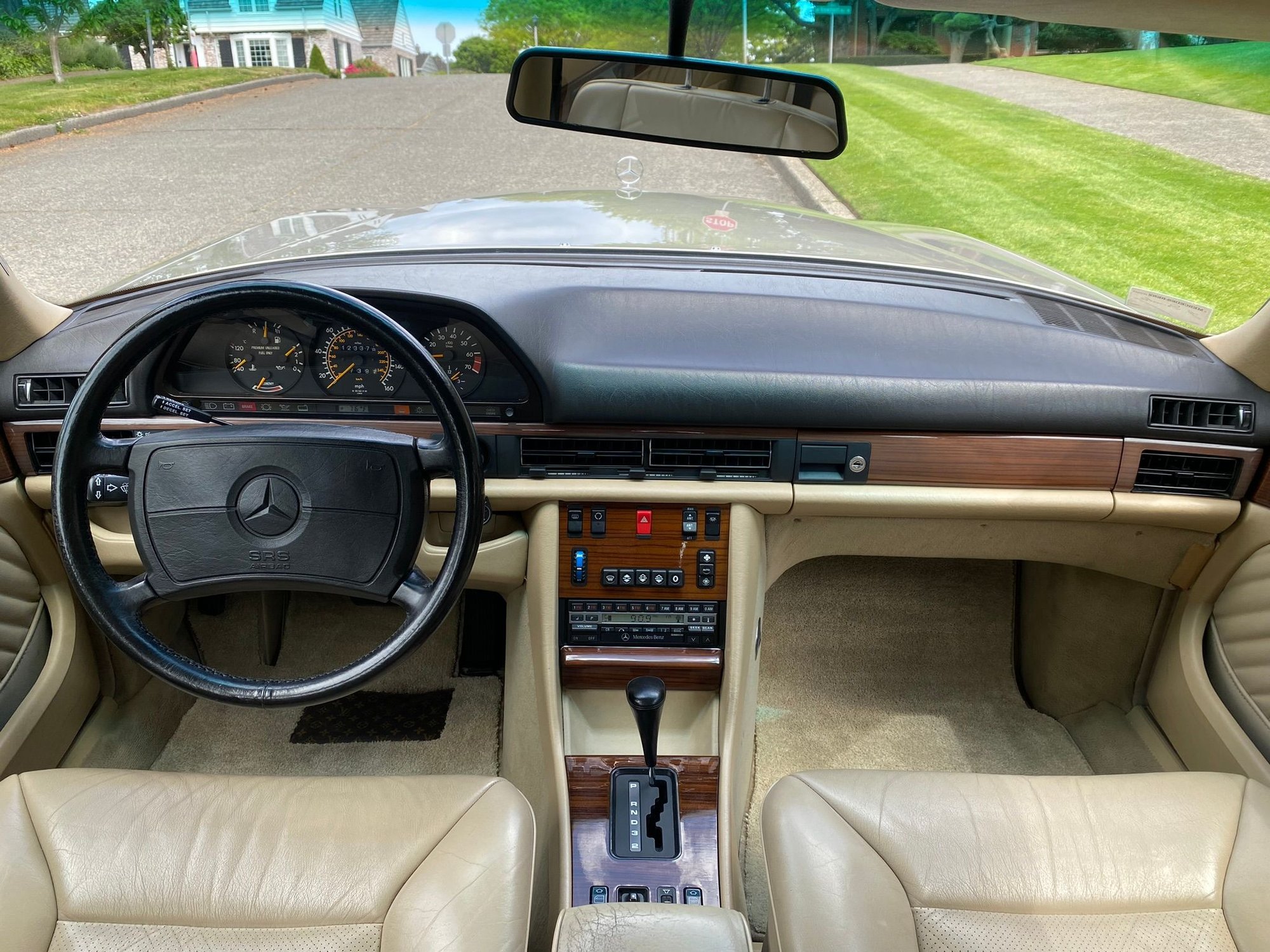 1990 Mercedes-Benz 300SEL - 1990 Mercedes-Benz 300SEL - Used - VIN WDBCA25D6LA519536 - 123,700 Miles - 6 cyl - 2WD - Automatic - Sedan - Silver - Seattle, WA 98199, United States