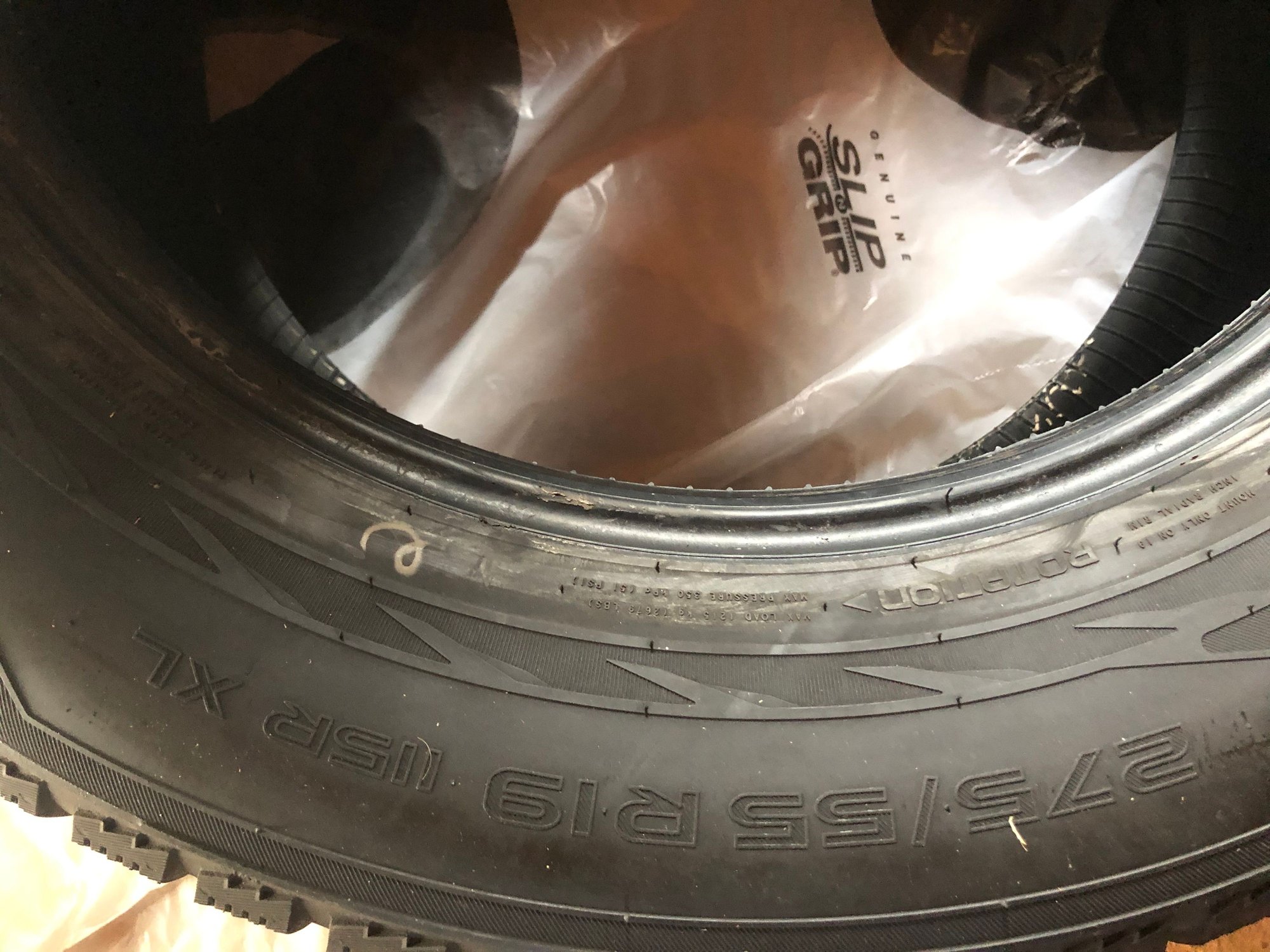 Wheels and Tires/Axles - Set of Nokian Hakkapeliitta R2 SUV Tires [275/55/19] - Used - 2013 to 2016 Mercedes-Benz GL450 - Leominster, MA 01453, United States