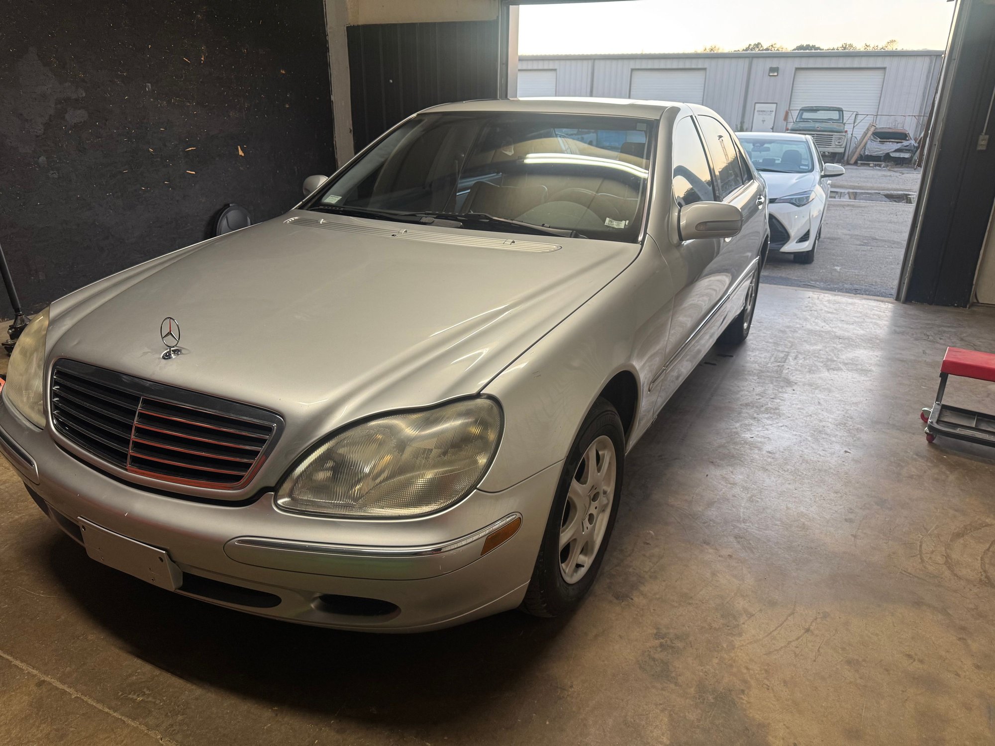 2000 Mercedes-Benz S430 - 2000 s430 whole or as parts - Used - VIN Wdbng70j9ya046059 - 173,000 Miles - 8 cyl - 2WD - Automatic - Sedan - Silver - Jonesboro, AR 72404, United States