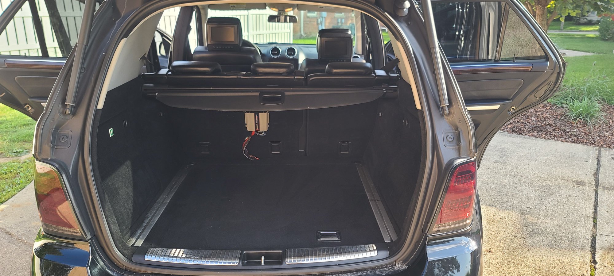 2008 Mercedes-Benz ML63 AMG - Super Clean Low Mileage ML63 AMG - Used - VIN 4JGBB77EX8A356132 - 8 cyl - AWD - Automatic - SUV - Black - Canal Winchester, OH 43110, United States