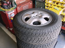 For sale set of 4 KUMHO ROADVENTURE AT51 P255/70 R17 110T - $500  https://phoenix.craigslist.org/nph/wto/d/gold-canyon-kumho-roadventure-at51-p/6994900089.html
