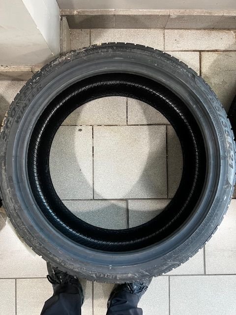 Wheels and Tires/Axles - 3 Pirelli Scorpion Winter Tires 21" - Used - 0  All Models - Huntington, NY 11743, United States
