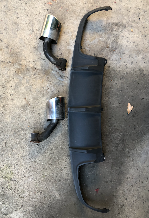 Exterior Body Parts - 08-11 Pre-FL W204 C300 / C350 C63 rear diffuser, OEM MB exhaust tips, CF roof spoiler - Used - Irvine, CA 92602, United States