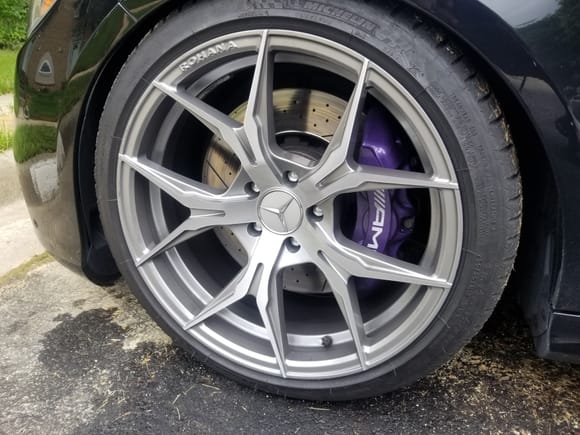 Love this wheel showing off the calipers from the G2 Paint
