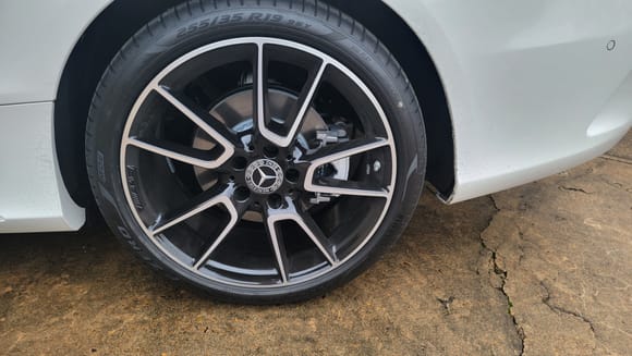 AMG Line Option Wheels.