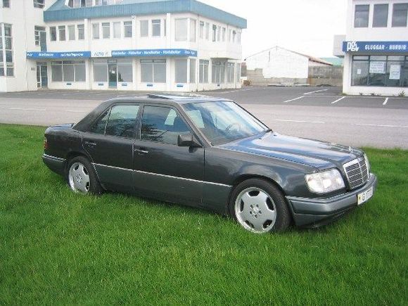 w124 220 E 94&quot; My pride and joy :P 17&quot; inch wheels